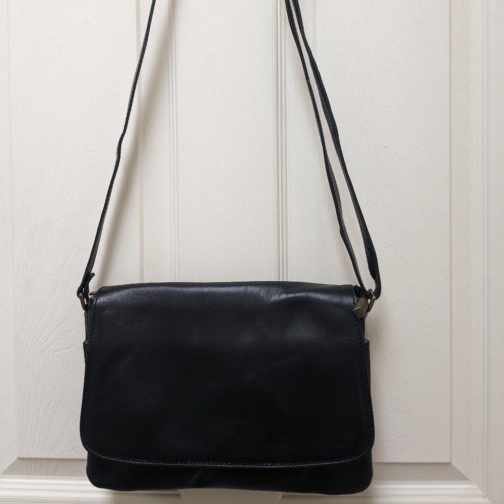 New Luxurious Italian Black Leather  Crossbody  Bag